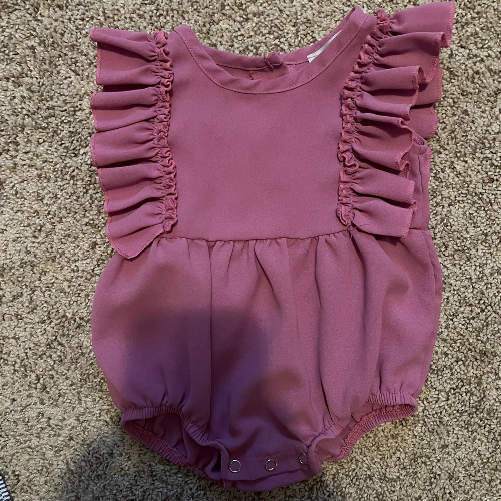 Baileys Blossoms Boutique ruffle romper 3-6 months